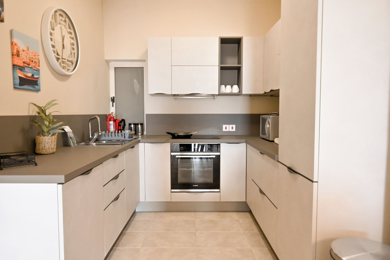 Private kitchen 5, Sea & Valley Views Żebbuġ Gozo