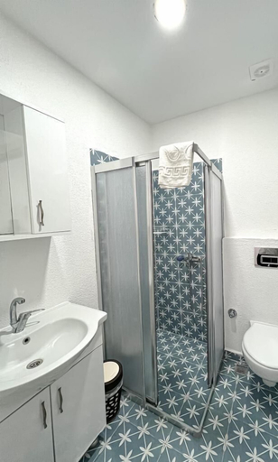Bathroom 5, Mercan Otel, Gelibolu