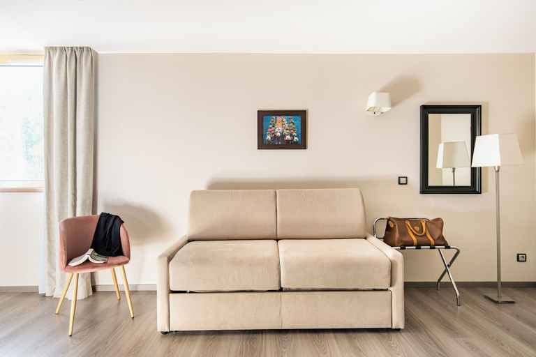 Others 5, ibis Styles Lyon Sud Brignais, Rhône