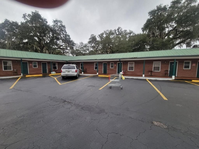 Public Area 3, Gandy Motor Lodge, Taylor