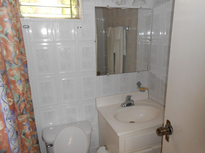 Bathroom 3, Tropical Manor Inn