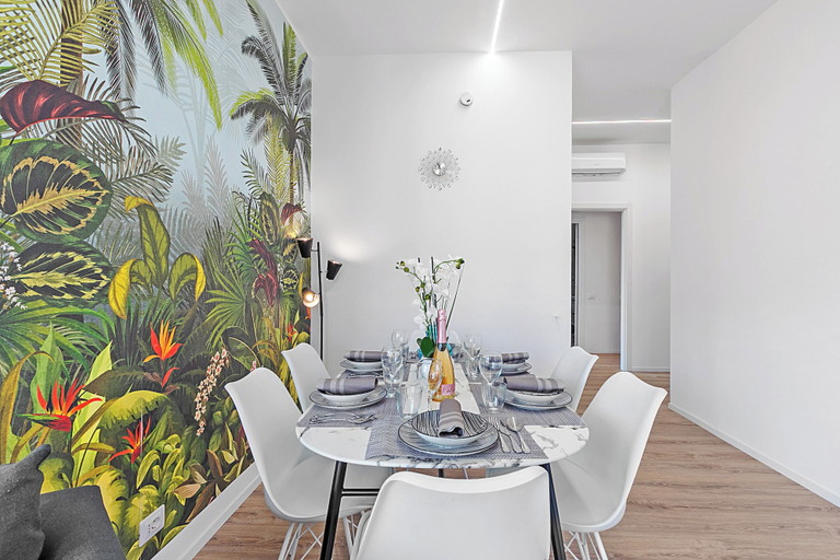 Dining 5, Specchio Di Cielo: Apartment With Terrace and AC Arona Center, Novara
