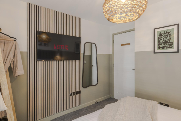 4, Your Apartment | Two Bed Apartment , London