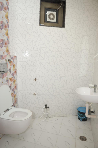 Bathroom 4, Hotel SR Siddhivinayak, Mathura