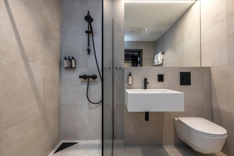 Bathroom 2, Andrikken Hotell, Andøy