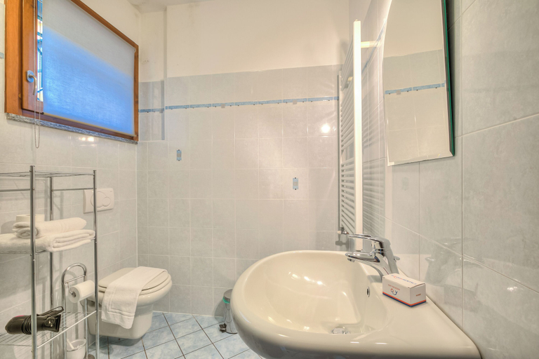 Bathroom 3, Va Pensiero sul lago Stunning View, Varese