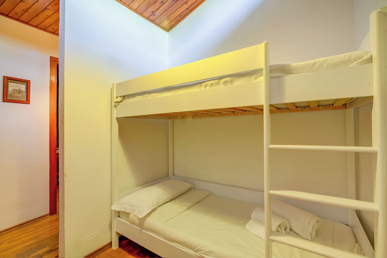 Bedroom 4, La Tana dello Scoiattolo (Skiing nearby), Torino