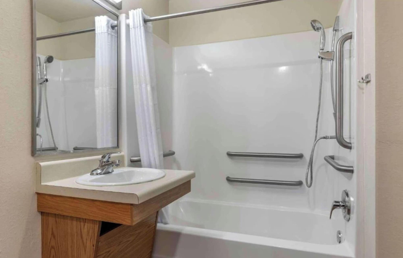 Bathroom 4, Studio 6 Extended Stay Shreveport Airport LA, Caddo