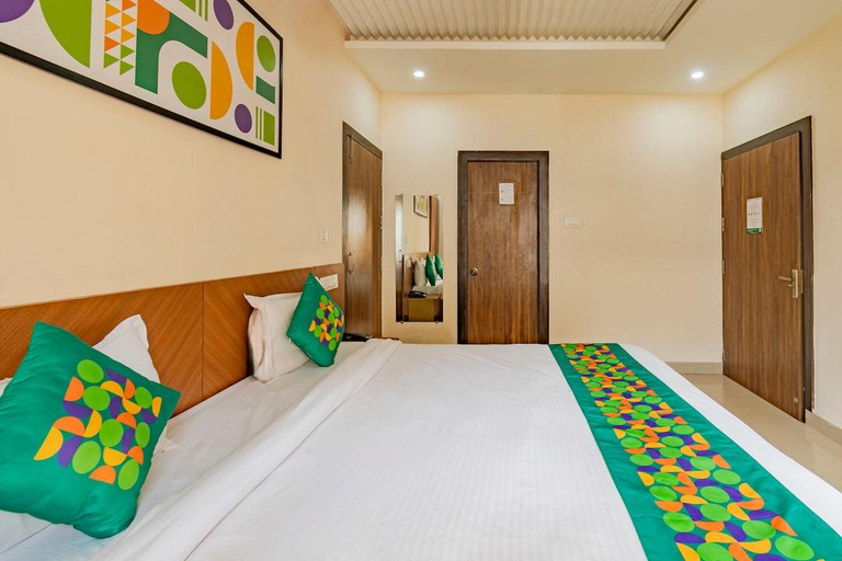 Bedroom 2, Treebo Raj Palace, Varanasi