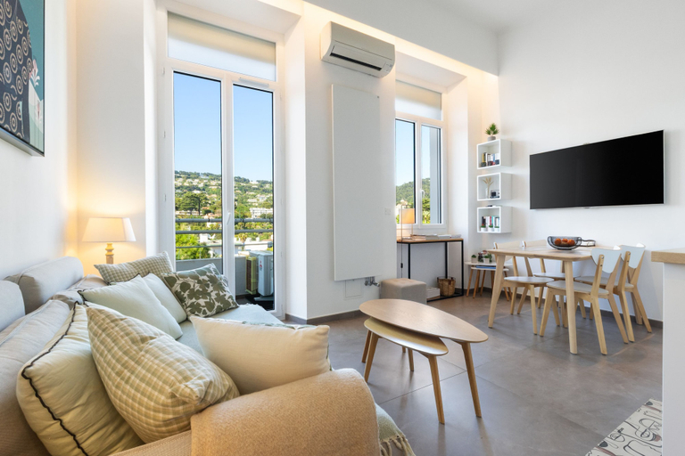 Room 2, 405 Le Blue in Cannes, Alpes-Maritimes