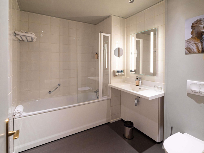 Bathroom 4, Mercure Montauban, Tarn-et-Garonne