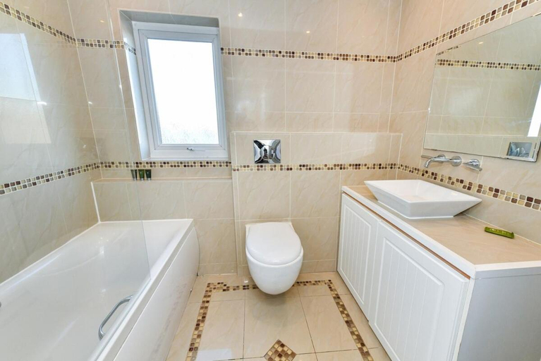 Bathroom 3, Hillside House, Nottingham