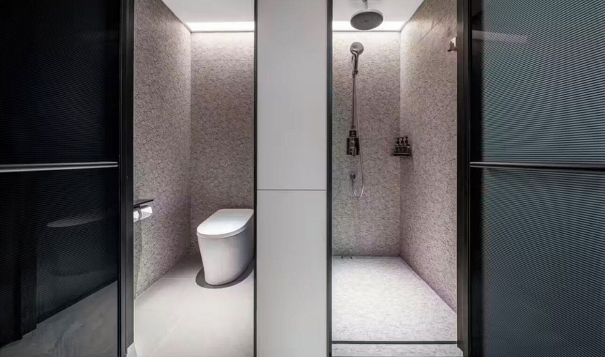 Bathroom 4, Intercity Shanghai South Xizang Road, Shanghai