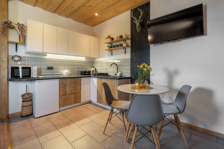 Private kitchenette 5, RentPlanet Góralski Domek w Chochołowie, Nowy Targ
