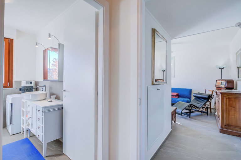 Interior 3, Appartamento Residenza Chiara: Sunny Balcony and Mountain View, Varese