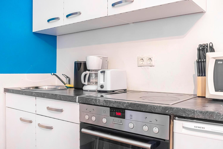 Others 4, Vibrant 3BR near AKH Hospital - Perfect for Groups, Wien