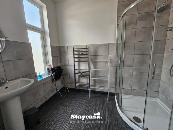 Bathroom 2, Daisybank Co-Living - Private Room Self-Cater, Manchester