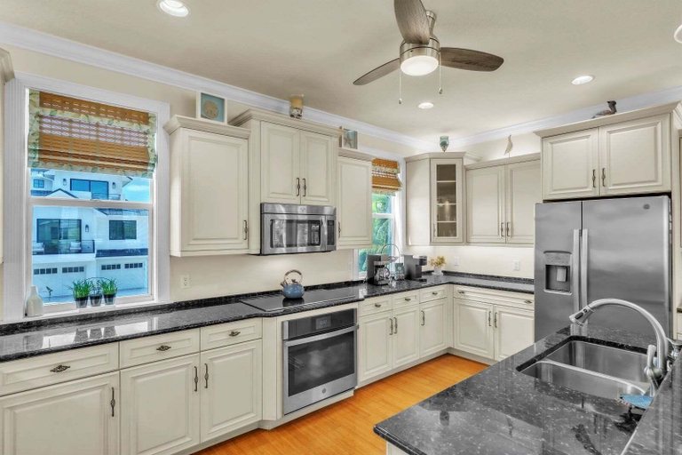 Private kitchen 3, Salty Dogs 3 Bedroom Home, Manatee