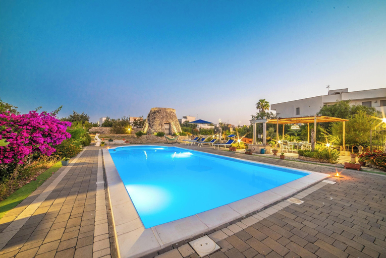 Private pool
