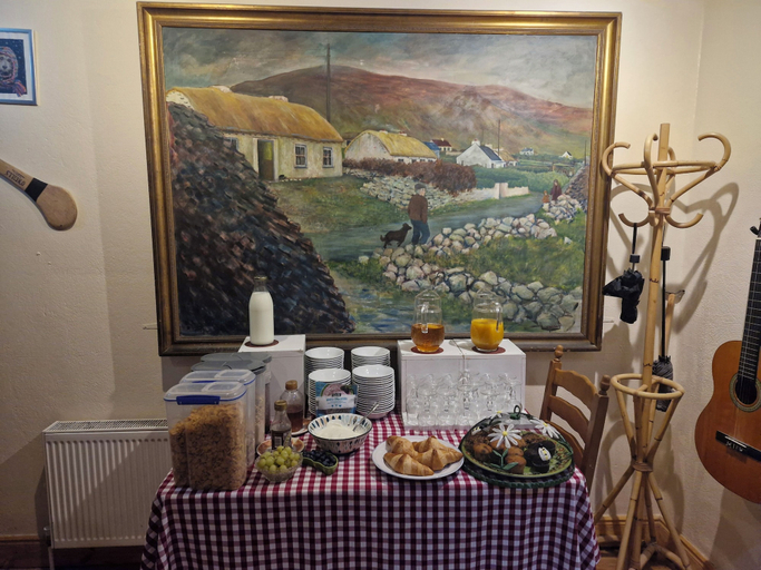 Food & Drinks 4, Áras BnB and Self Catering Accommodation