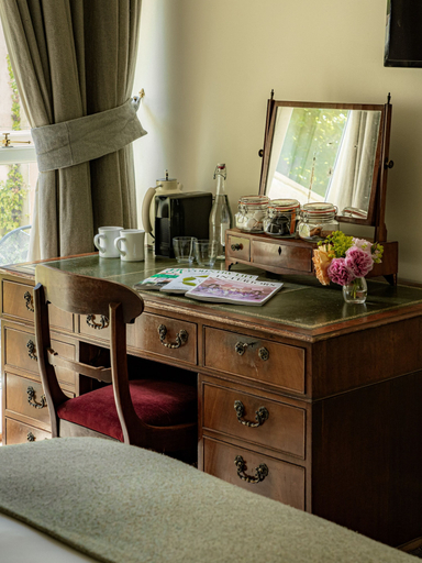 Others 5, The Bell Inn, Oxfordshire