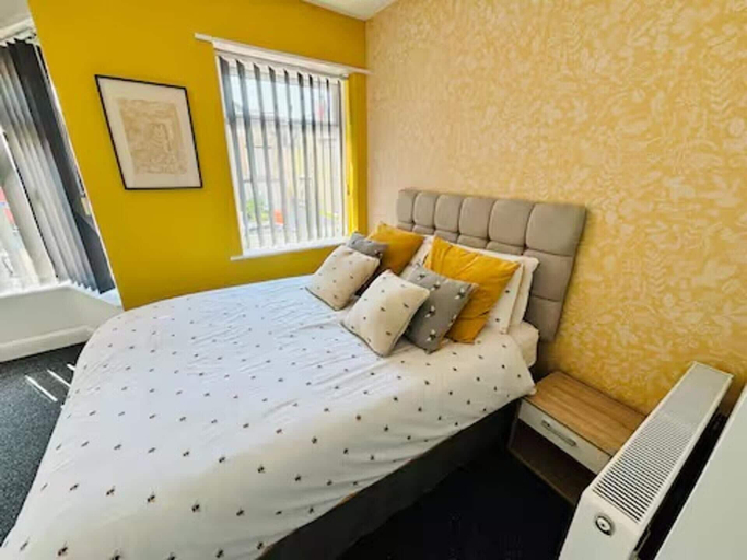 Room 3, Blackpool Bliss Spacious 4 Bedroom House, Blackpool