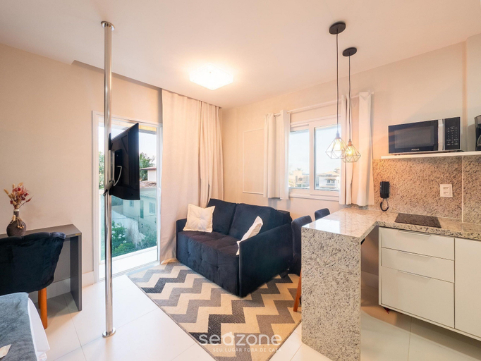 Living area 2, Sua estadia com conforto em prédio c/ piscina e a Praia a Poucos Passos - PSPs, Salvador