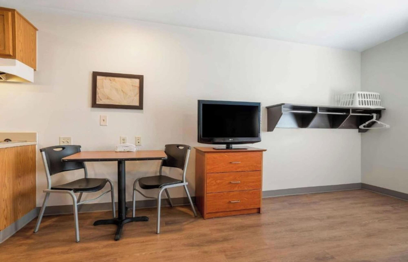 Others 5, Studio 6 Extended Stay Fort Myers FL, Lee
