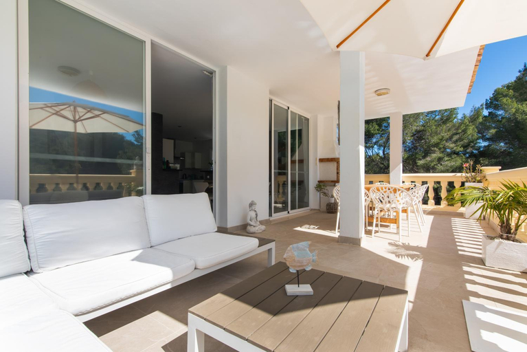 Others 5, Villa Felicidad, Baleares