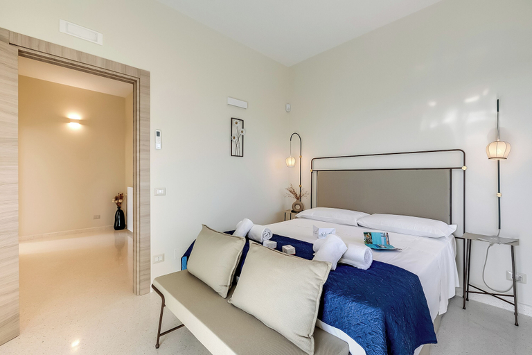 Room 3, Villa Elysium for 10 With Pool Near Gallipoli, Lecce