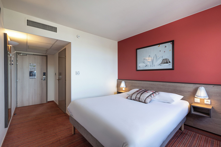 Bedroom 3, ACE Hotel Poitiers, Vienne