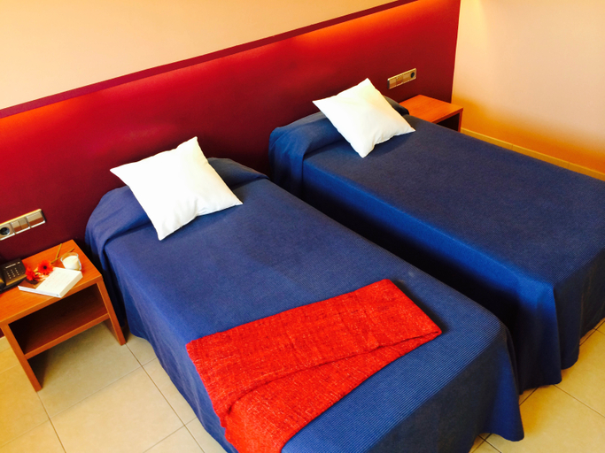 Bedroom 3, La Jonquera, Girona
