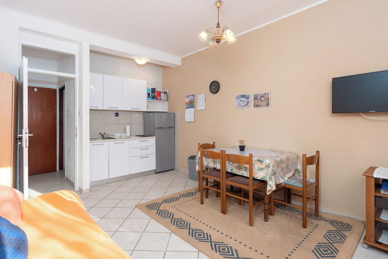 Dining 5, Apartments Sime, Novalja