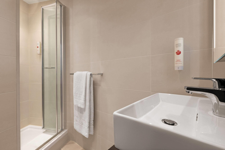 Bathroom 4, Ramada by Wyndham Cobham, Surrey