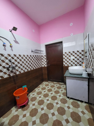 Bathroom 3, Himalayan Oaks, Pithoragarh