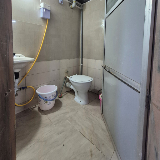 Bathroom 4, Swami Single Bed Dormstay, Ratnagiri