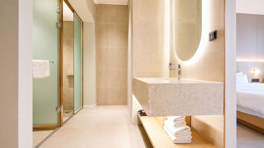Bathroom 5, Hotel Laon, Haeundae