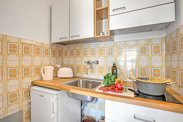 Private kitchen 4, Casa Silvia 50m From The Lake, Trento