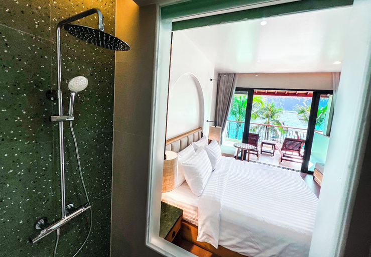 Bathroom 4, Phi Phi at Pier, Mueang Krabi