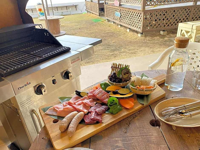 Food & Drinks