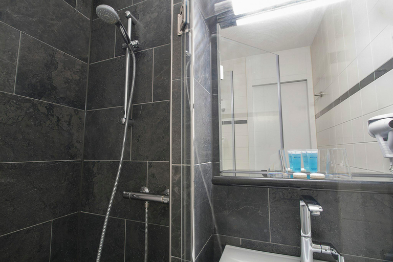 Bathroom 4, Bastion Hotel Dordrecht Papendrecht, Dordrecht