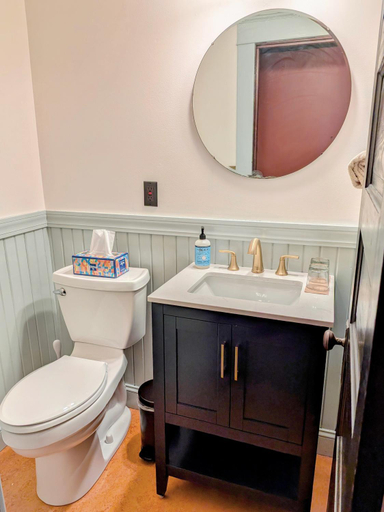 Bathroom 4, Bluebird Guesthouse, Multnomah