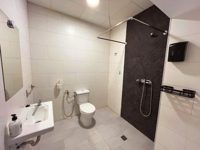 Bathroom 3, Hostal Pompeya, Badajoz