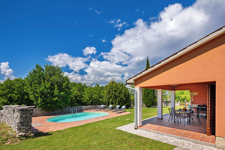 Pool 2, Pool House in Greenery Near Trget, Raša