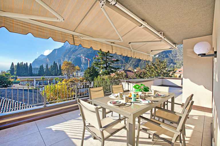 Outdoor dining 3, Antares 150m From the Lake With Large Terrace, Trento