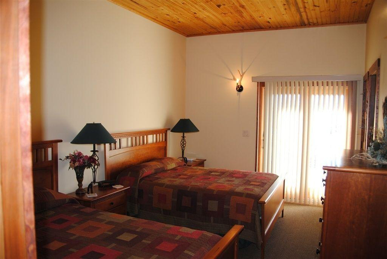 Bedroom 5, ReWild Ranch LLC, Custer