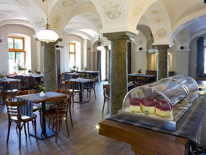 Food & Drinks 4, Dworzysko, Wałbrzych