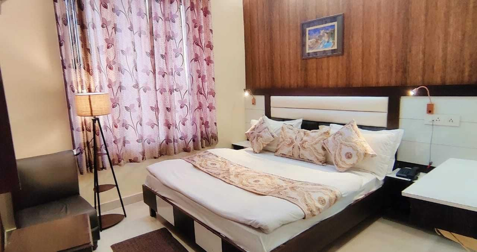 Bedroom 5, Premium Hotel Broadway Amritsar, Amritsar