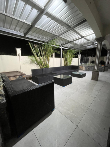 Others 5, Villa Essarbel