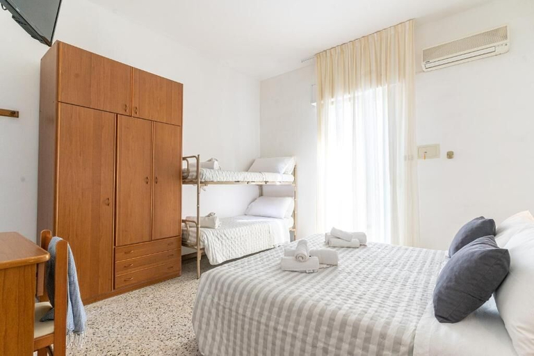 Bedroom 2, Hotel Lariana, Rimini